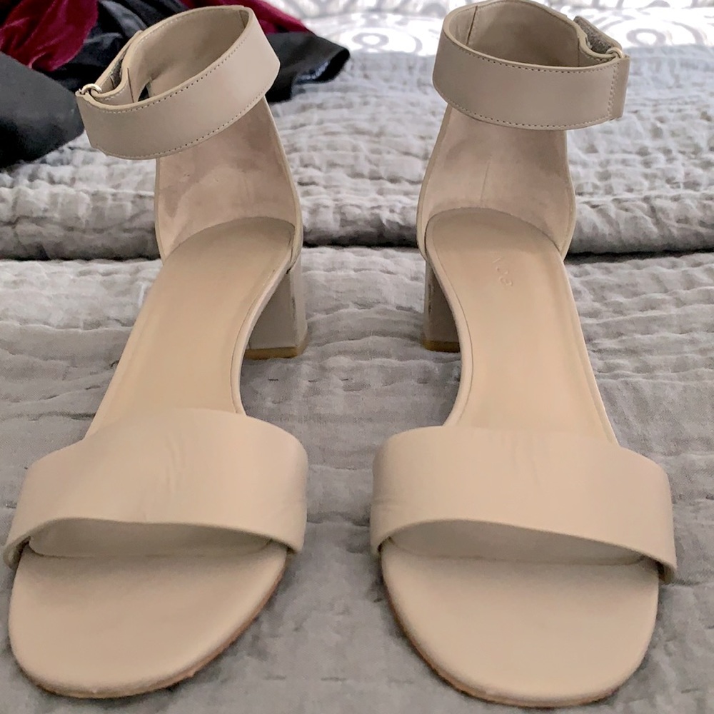 Vince sandals